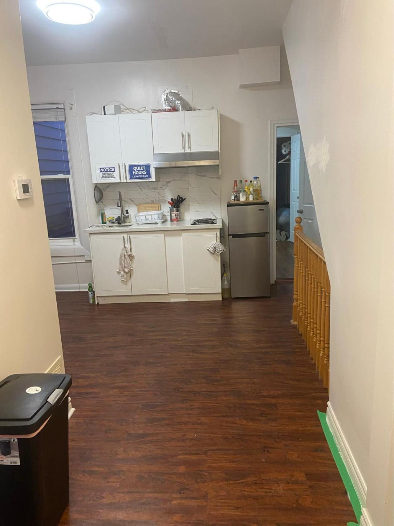 Budget Quad Room With En Suite Bathroom 36B Торонто Екстериор снимка